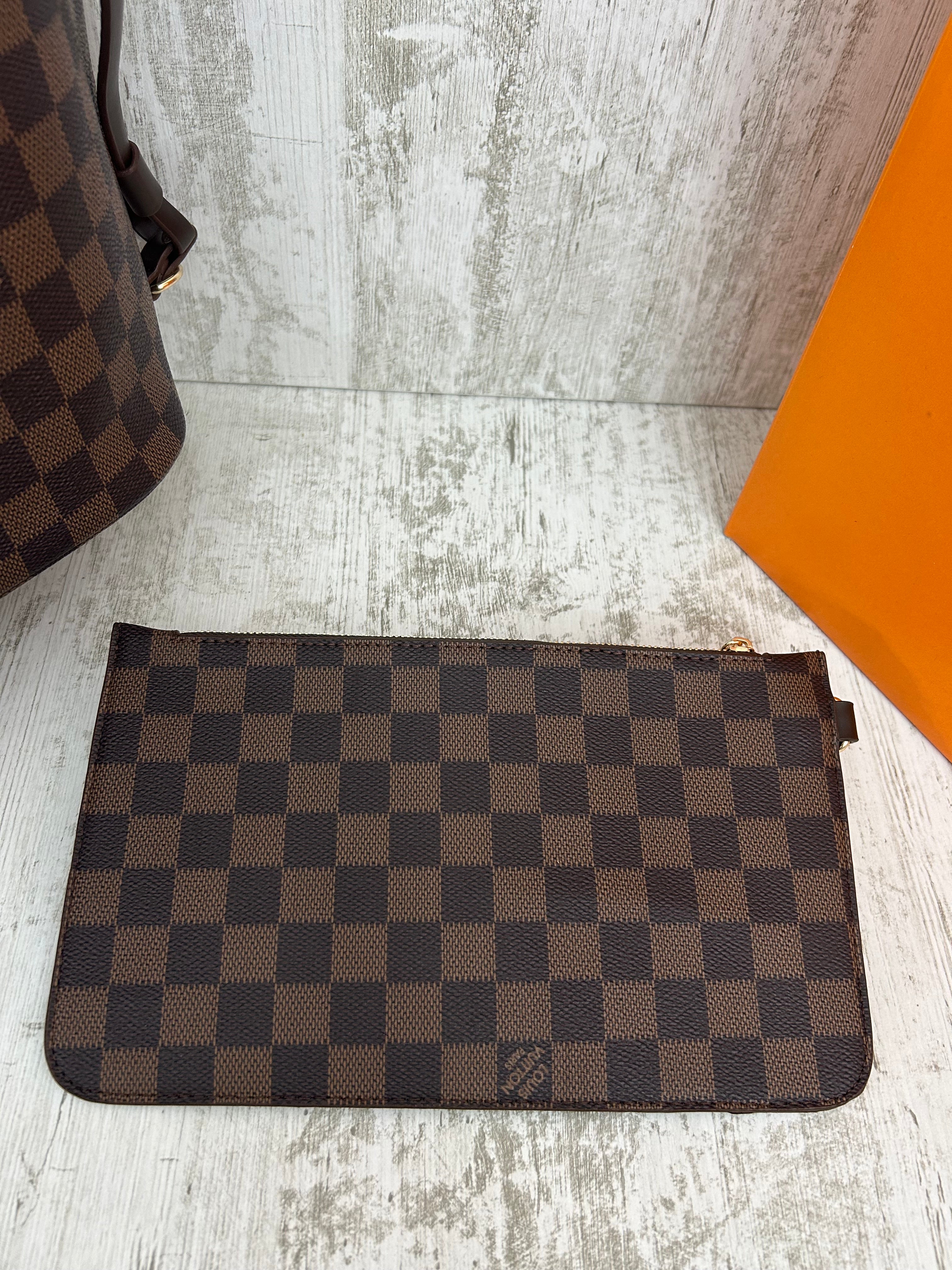 Louis Vuitton Shopping