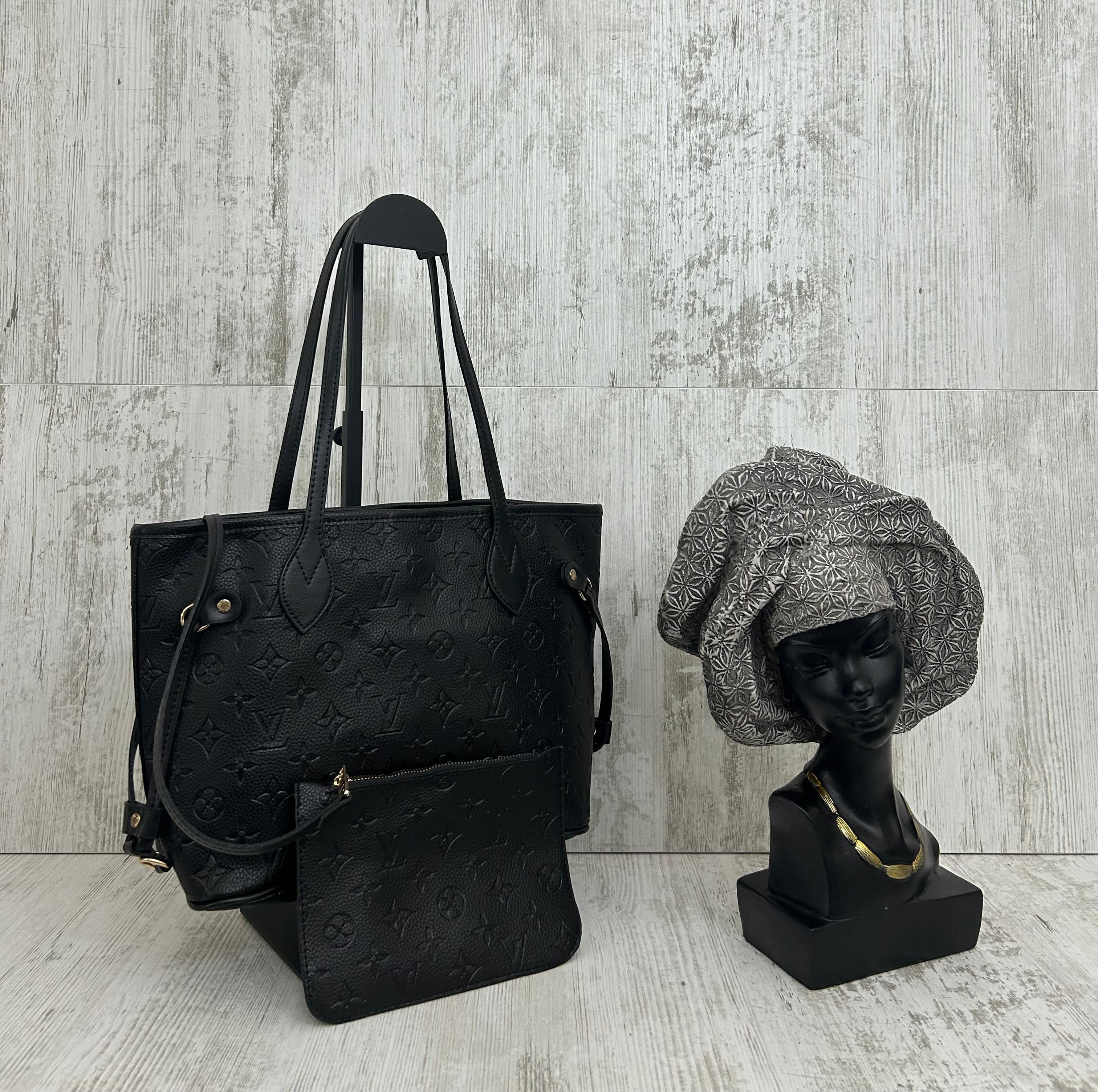 Louis Vuitton Mini shopping