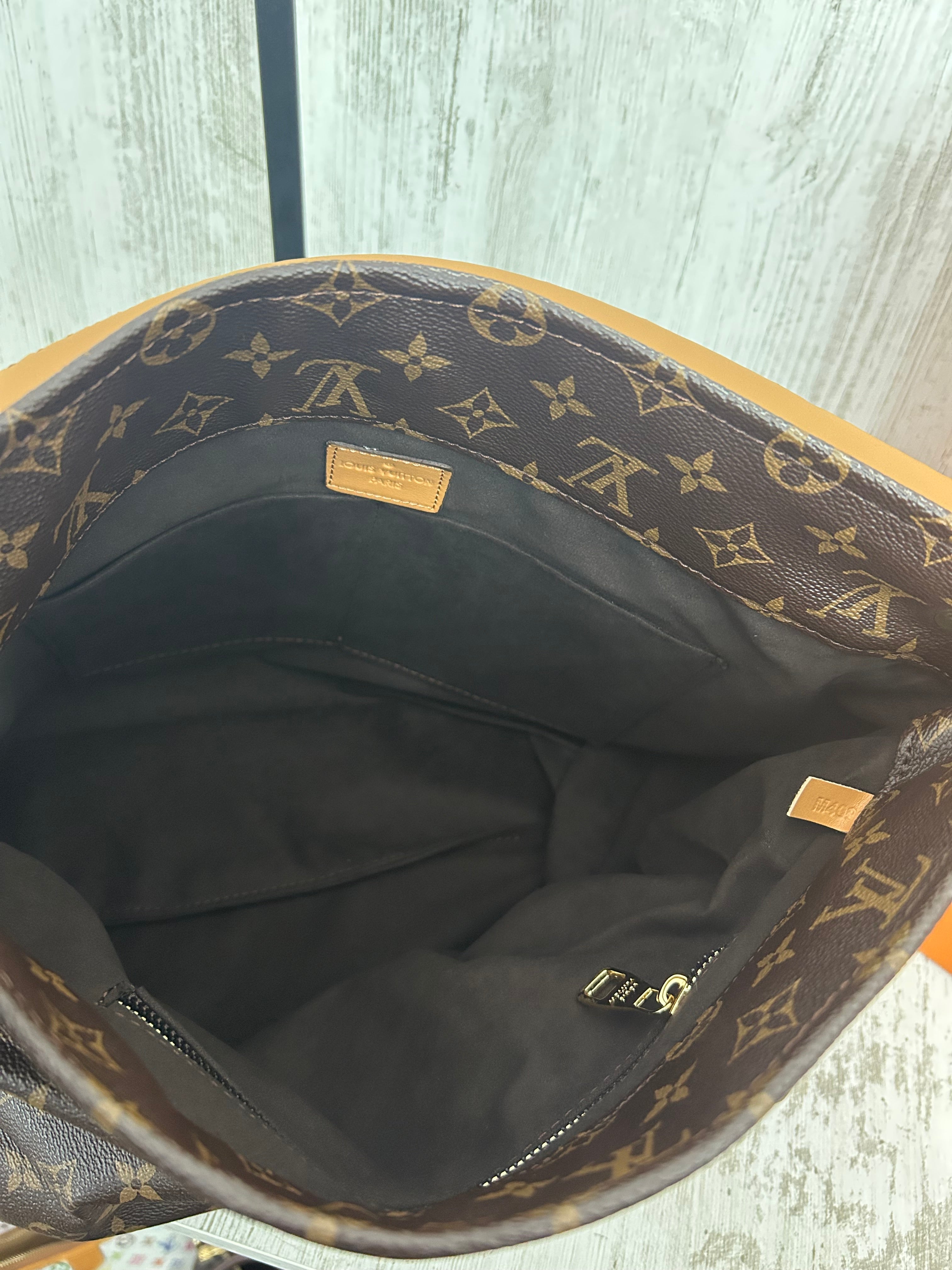 Louis Vuitton Artsy leader