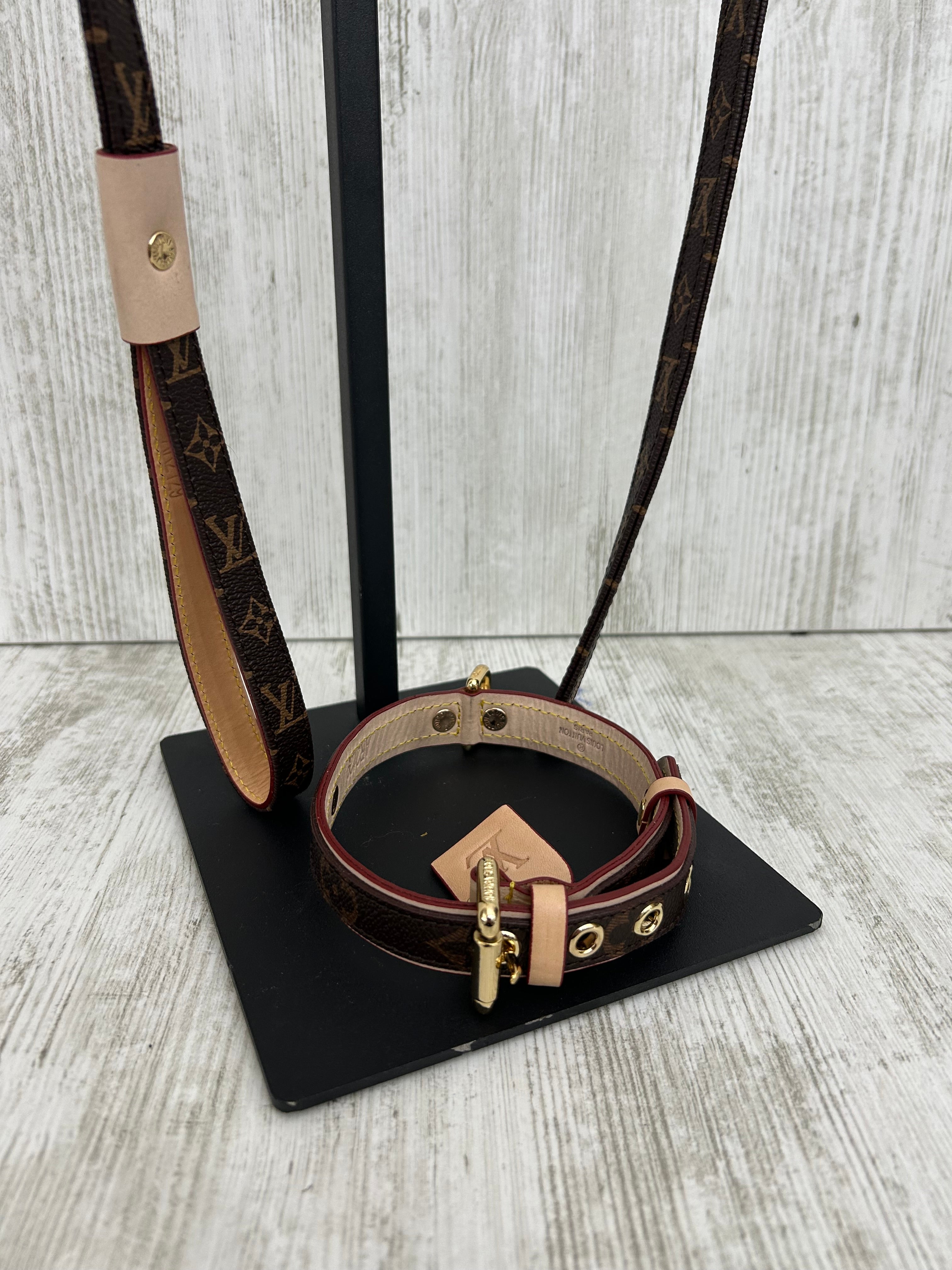 Louis Vuitton Dogs Leash Skin Set mini size