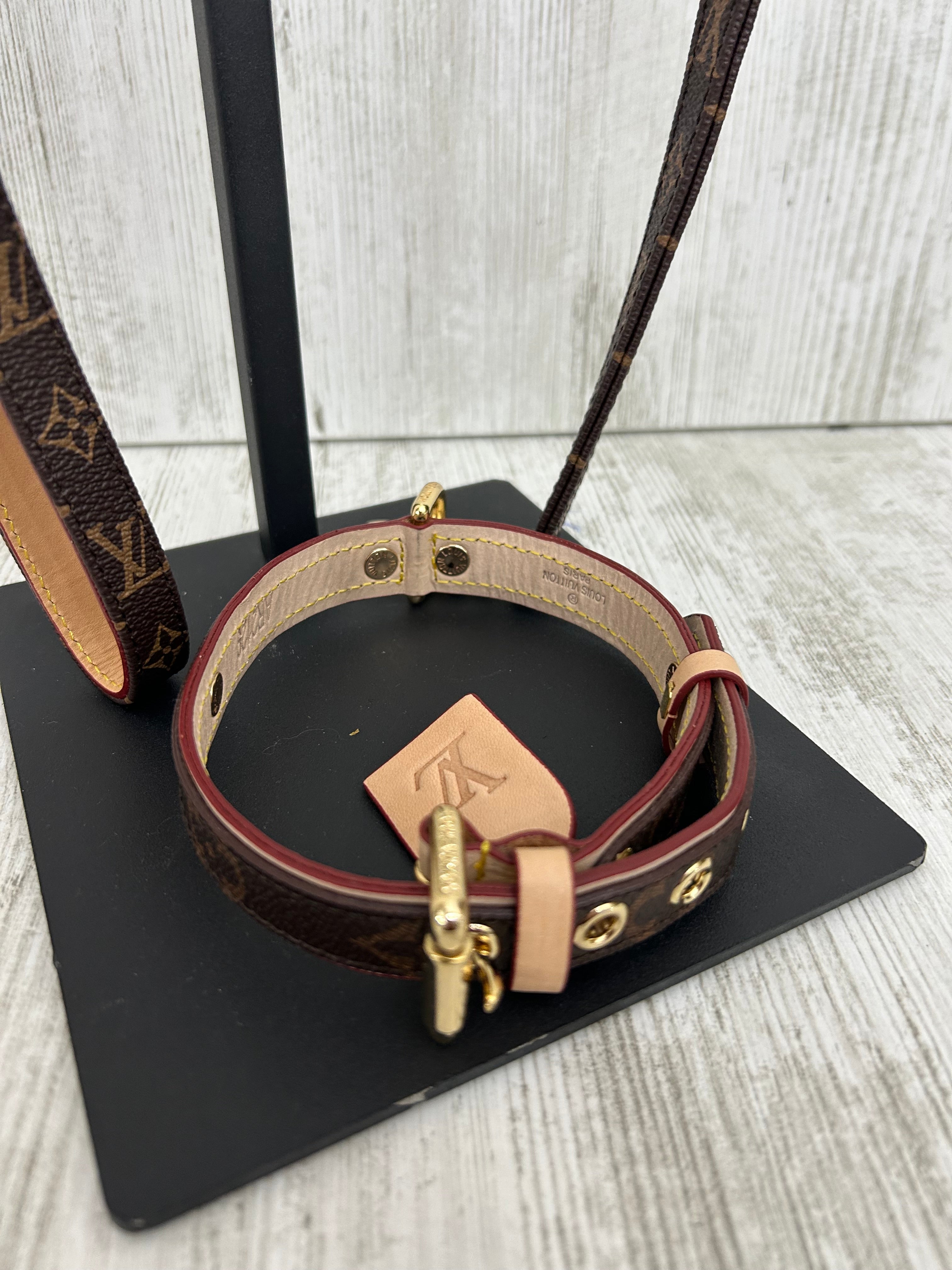 Louis Vuitton Dogs Leash Skin Set mini size
