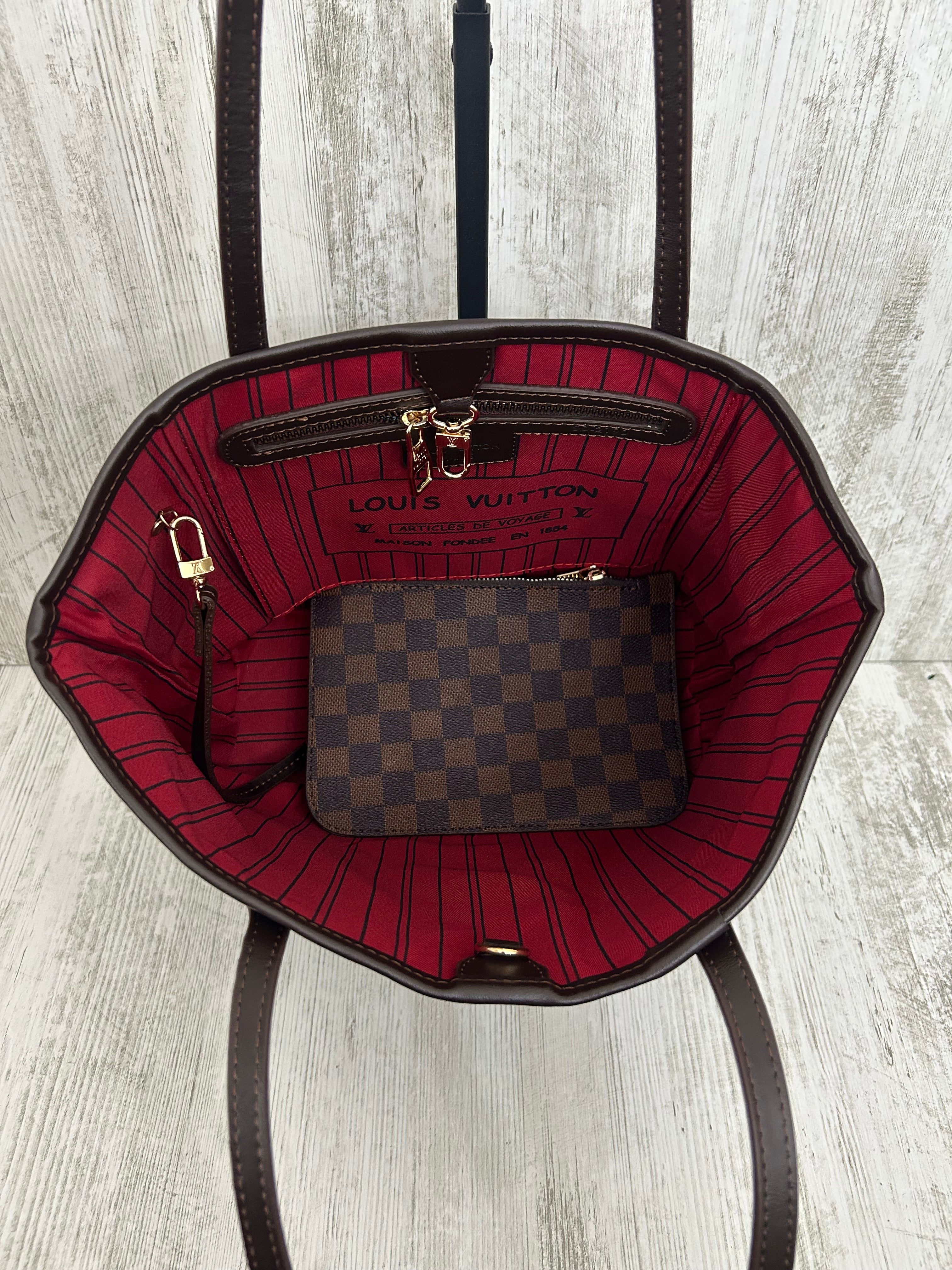 Louis Vuitton Mini shopping