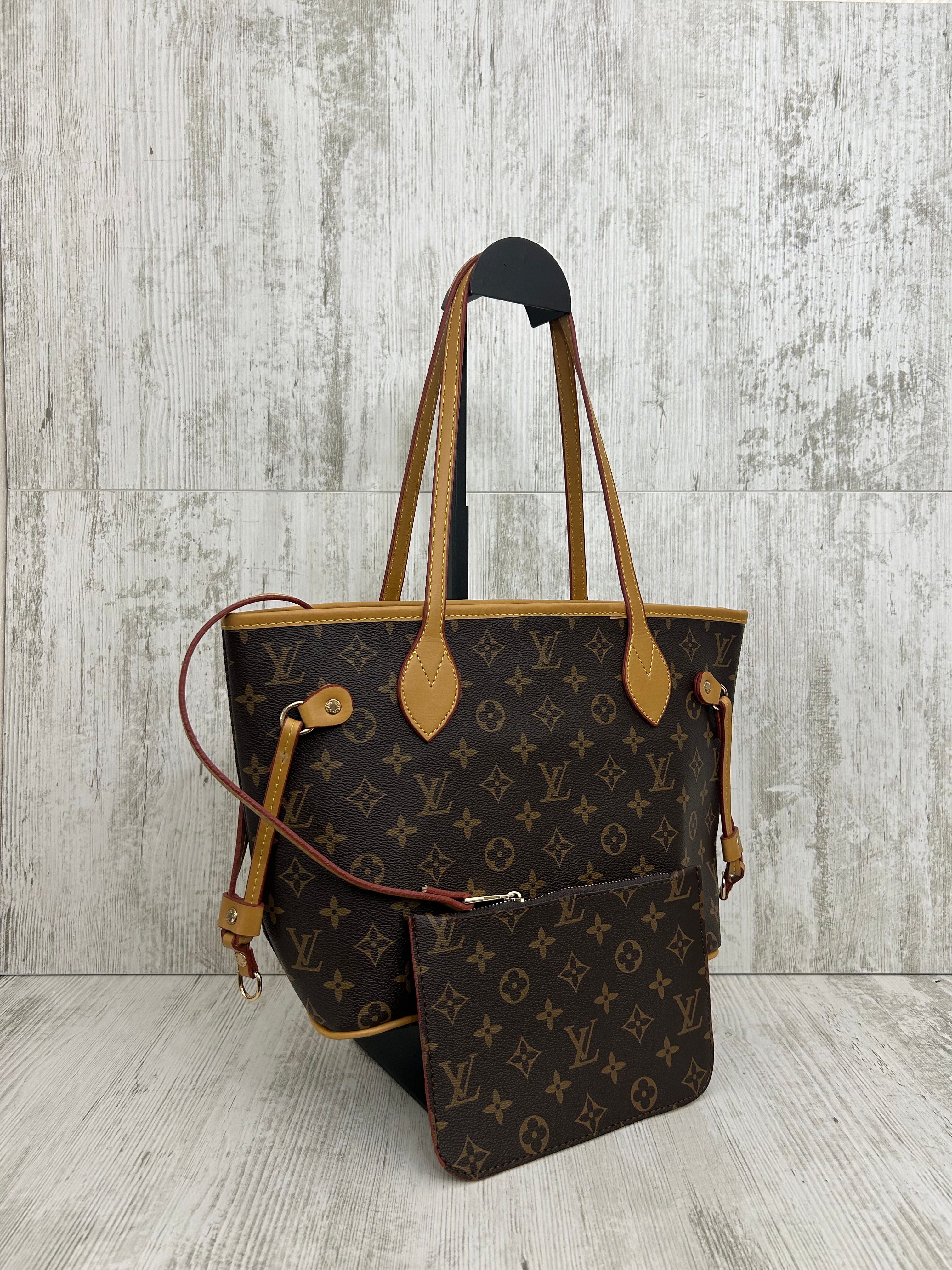 Louis Vuitton Mini shopping